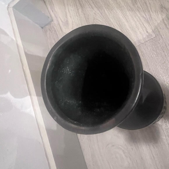 Helwig Ceramic Table Vase
Home Decor - Picture 7 of 7